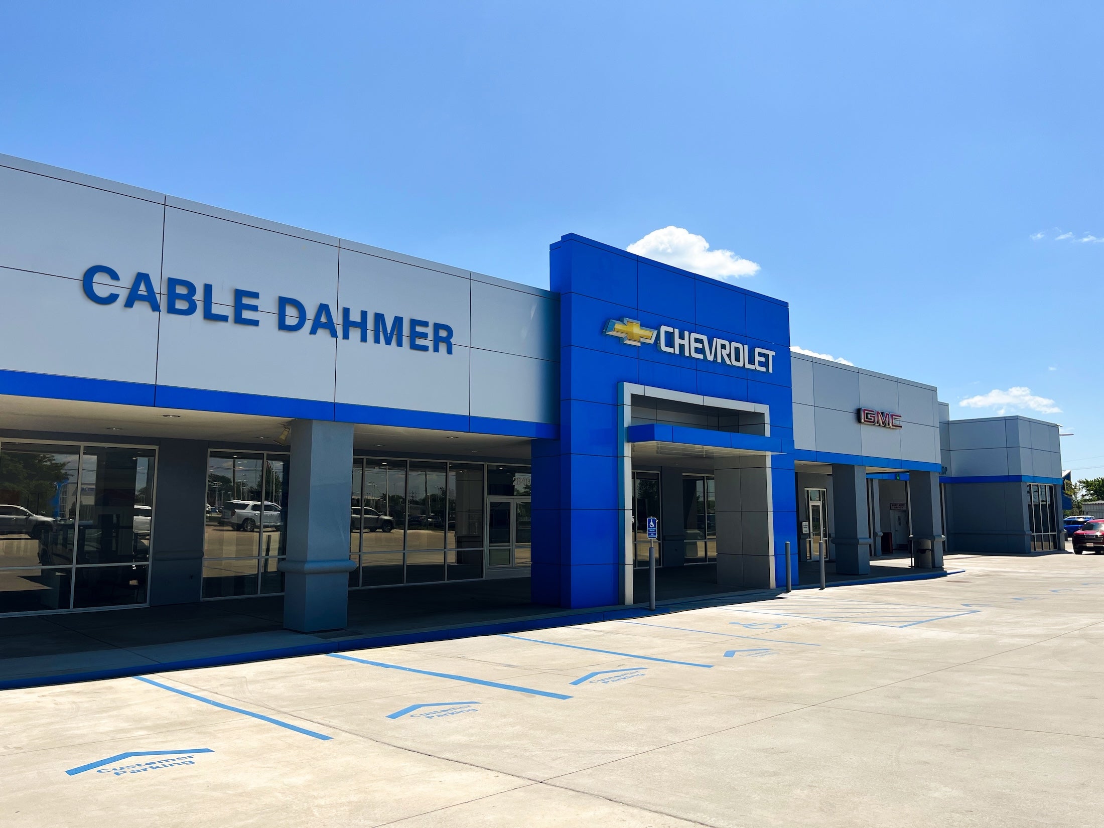 Cable Dahmer Chevrolet GMC of Lawrence dealership
