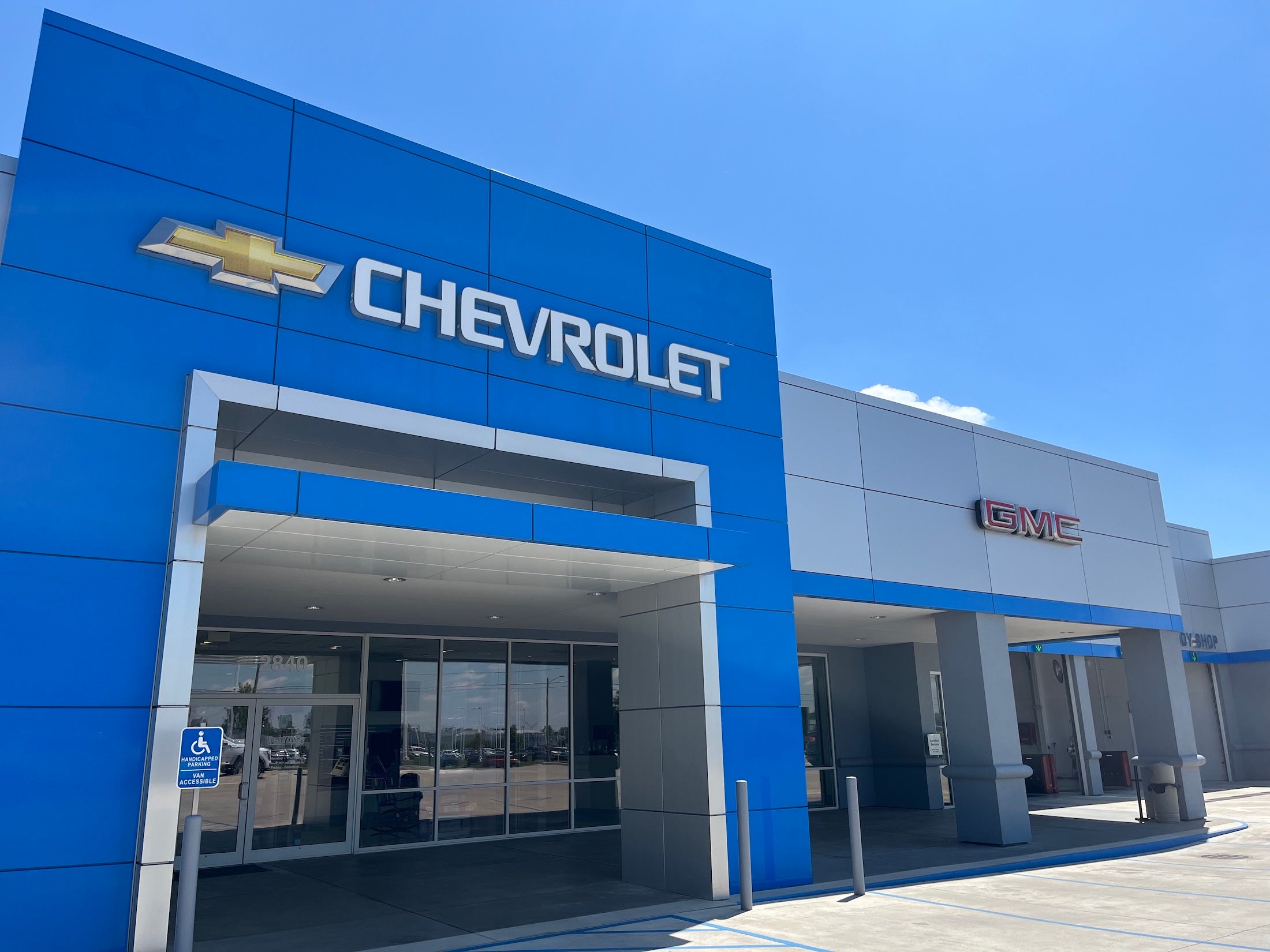 Cable Dahmer Chevrolet GMC of Lawrence dealership